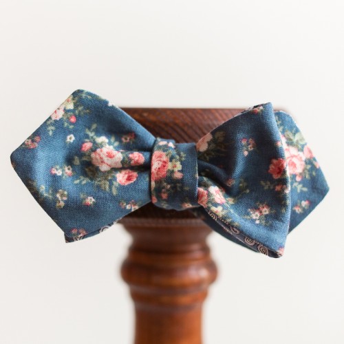 Эксклюзивная галстук-бабочка с бутонами роз, «Melissa Blue»