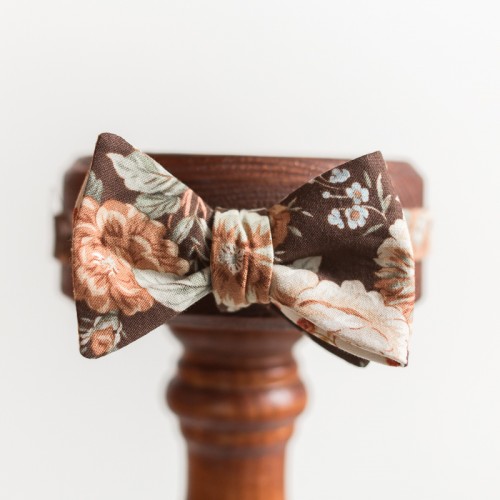 Эксклюзивная галстук-бабочка для детей, белая с нежными цветами «Nana White»