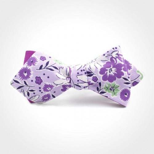 Треугольная галстук-бабочка ручной работы с фиолетовыми цветами, «California»